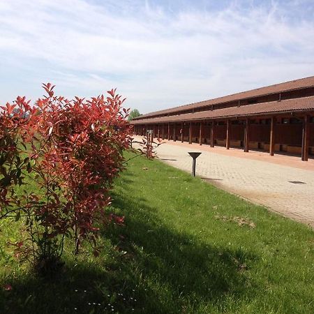 Motel 7 Laghi 카스텔레토디브란두조 외부 사진