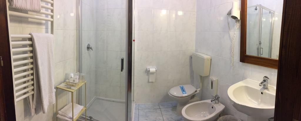 Motel 7 Laghi 카스텔레토디브란두조 외부 사진