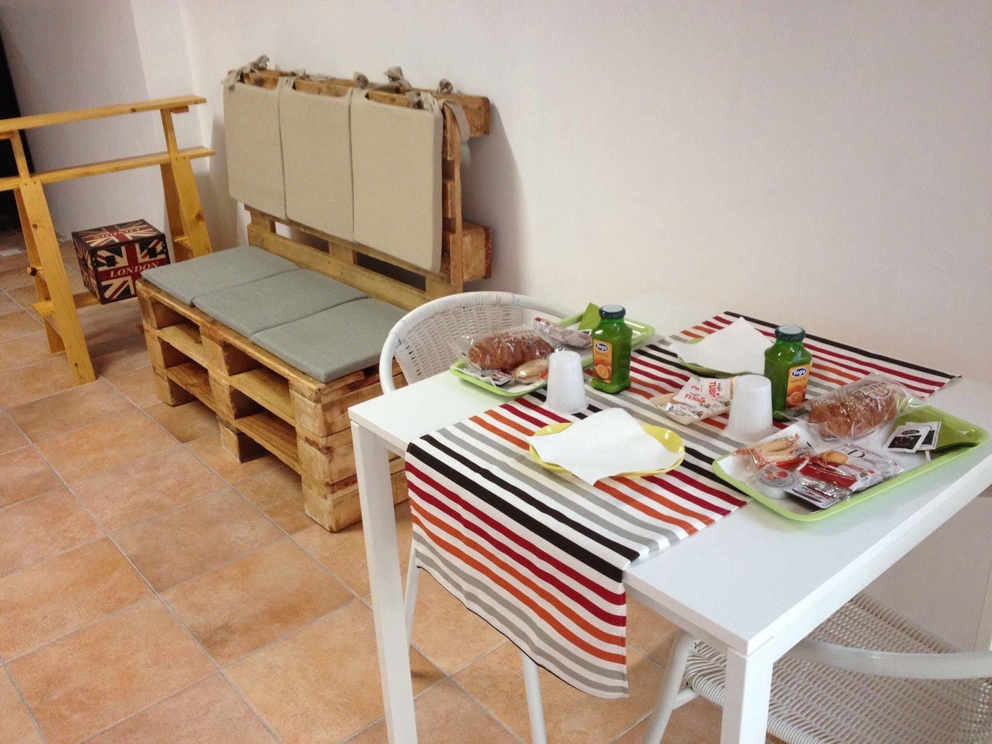 Motel 7 Laghi 카스텔레토디브란두조 외부 사진